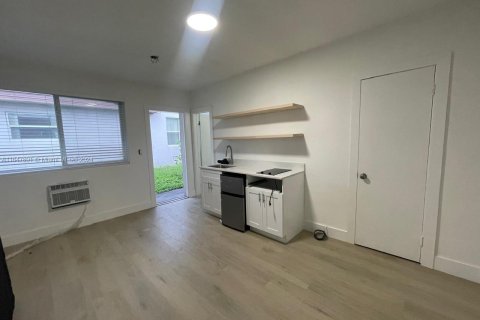 Propiedad comercial en alquiler en Hollywood, Florida № 2023049 - foto 21