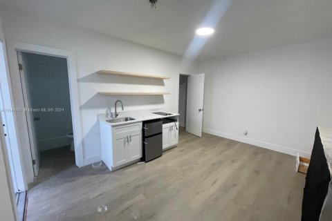 Propiedad comercial en alquiler en Hollywood, Florida № 2023049 - foto 16