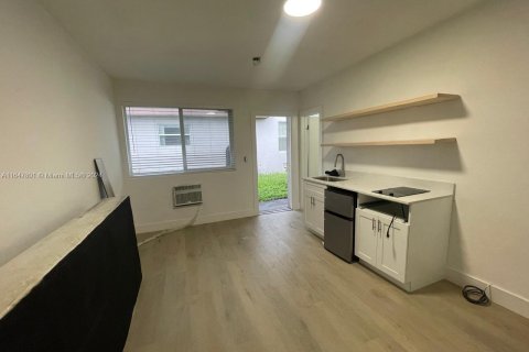 Propiedad comercial en alquiler en Hollywood, Florida № 2023049 - foto 25