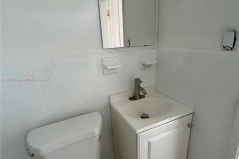 Propiedad comercial en alquiler en Hollywood, Florida № 2023049 - foto 10