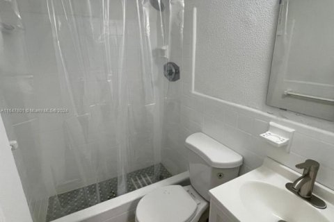 Propiedad comercial en alquiler en Hollywood, Florida № 2023049 - foto 11