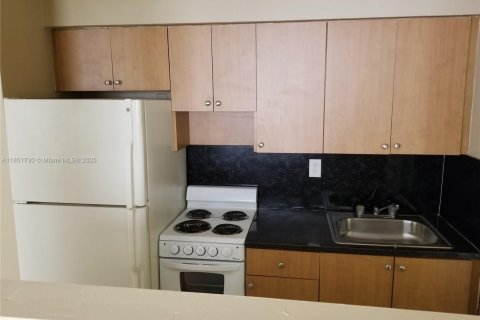 Apartment in North Miami Beach, Florida 1 bedroom, 57.6 sq.m. № 1875515 - photo 2