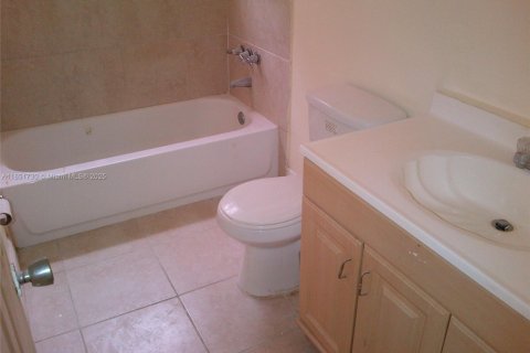 Apartment in North Miami Beach, Florida 1 bedroom, 57.6 sq.m. № 1875515 - photo 3