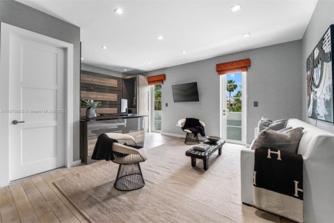 Casa en venta en Miami Beach, Florida, 6 dormitorios, 481.33 m2 № 1924250 - foto 26