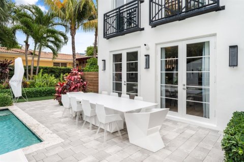 Casa en venta en Miami Beach, Florida, 6 dormitorios, 481.33 m2 № 1924250 - foto 18