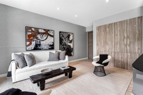 Casa en venta en Miami Beach, Florida, 6 dormitorios, 481.33 m2 № 1924250 - foto 28