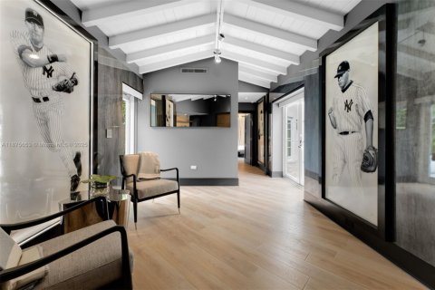 Casa en venta en Miami Beach, Florida, 6 dormitorios, 481.33 m2 № 1924250 - foto 13