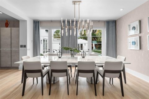 Casa en venta en Miami Beach, Florida, 6 dormitorios, 481.33 m2 № 1924250 - foto 5