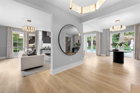 Casa en venta en Miami Beach, Florida, 6 dormitorios, 481.33 m2 № 1924250 - foto 11