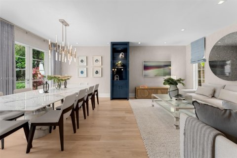 Casa en venta en Miami Beach, Florida, 6 dormitorios, 481.33 m2 № 1924250 - foto 9