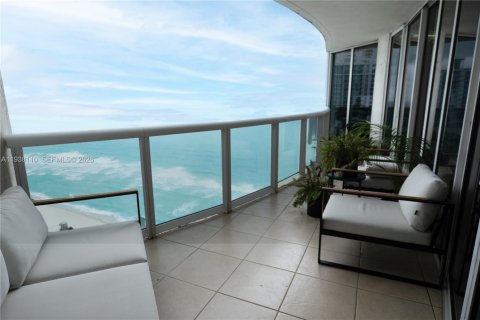 Condominio en venta en Sunny Isles Beach, Florida, 2 dormitorios, 129.69 m2 № 1996375 - foto 16
