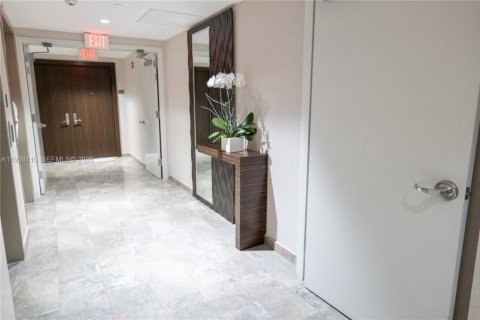 Condominio en venta en Sunny Isles Beach, Florida, 2 dormitorios, 129.69 m2 № 1996375 - foto 20