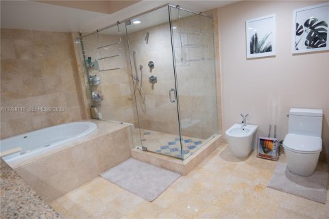 Condominio en venta en Sunny Isles Beach, Florida, 2 dormitorios, 129.69 m2 № 1996375 - foto 15