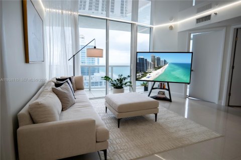 Condominio en venta en Sunny Isles Beach, Florida, 2 dormitorios, 129.69 m2 № 1996375 - foto 7
