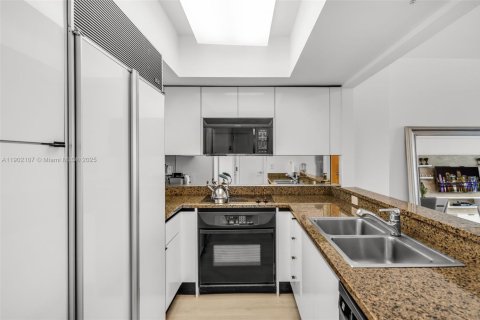 Condominio en venta en Miami Beach, Florida, 1 dormitorio, 87.33 m2 № 1953478 - foto 8