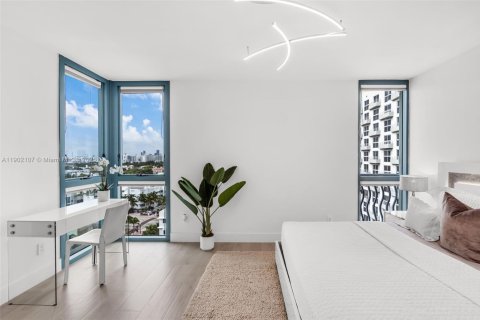 Condominio en venta en Miami Beach, Florida, 1 dormitorio, 87.33 m2 № 1953478 - foto 14