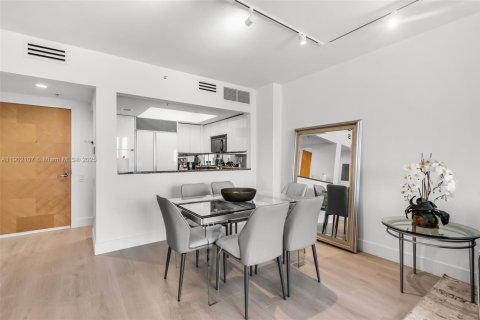 Condominio en venta en Miami Beach, Florida, 1 dormitorio, 87.33 m2 № 1953478 - foto 6