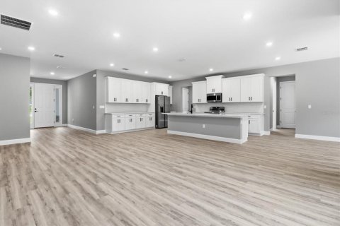 House in Ocala, Florida 4 bedrooms, 230.21 sq.m. № 2202254 - photo 10