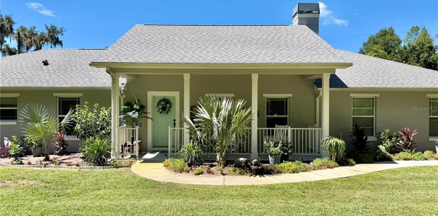 Villa ou maison à Ocklawaha, Floride 3 chambres, 159.05 m2 № 2342614