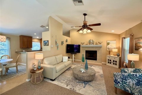 Villa ou maison à vendre à Ocklawaha, Floride: 3 chambres, 159.05 m2 № 2342614 - photo 6