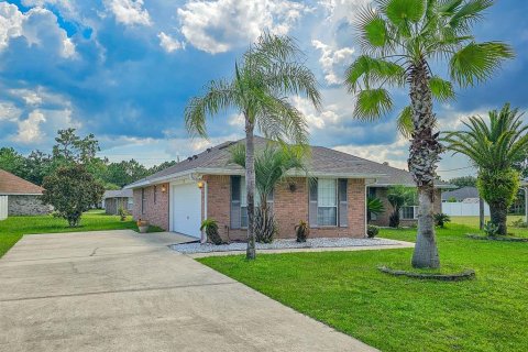 House in Palm Coast, Florida 4 bedrooms, 167.6 sq.m. № 1855557 - photo 3