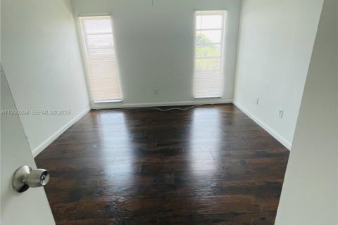 Condominio en alquiler en Lauderdale Lakes, Florida, 2 dormitorios, 113.34 m2 № 1989108 - foto 10