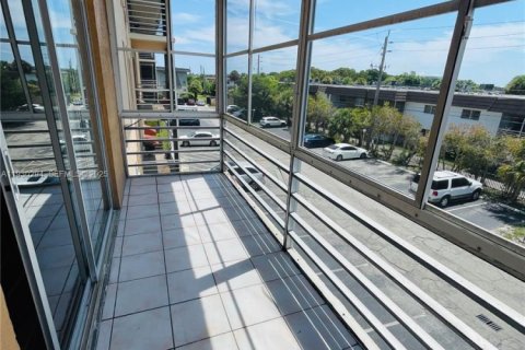 Condominio en alquiler en Lauderdale Lakes, Florida, 2 dormitorios, 113.34 m2 № 1989108 - foto 14