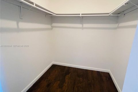 Condominio en alquiler en Lauderdale Lakes, Florida, 2 dormitorios, 113.34 m2 № 1989108 - foto 13