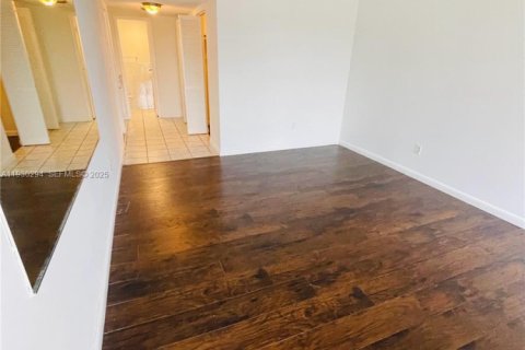 Condominio en alquiler en Lauderdale Lakes, Florida, 2 dormitorios, 113.34 m2 № 1989108 - foto 26