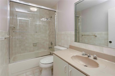 Adosado en venta en Miami, Florida, 3 dormitorios, 133.87 m2 № 2045276 - foto 13