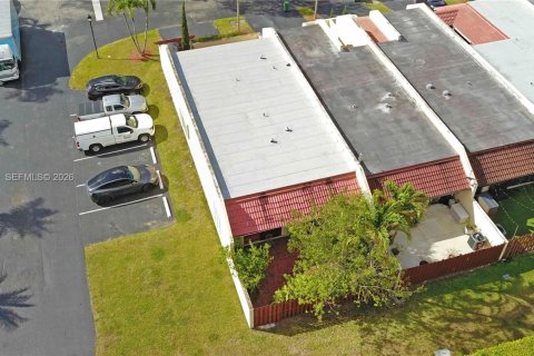 Adosado en venta en Miami, Florida, 3 dormitorios, 133.87 m2 № 2045276 - foto 20