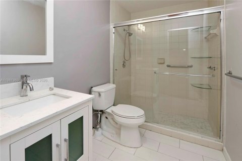 Adosado en venta en Miami, Florida, 3 dormitorios, 133.87 m2 № 2045276 - foto 12
