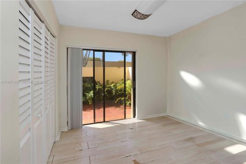 Adosado en venta en Miami, Florida, 3 dormitorios, 133.87 m2 № 2045276 - foto 14