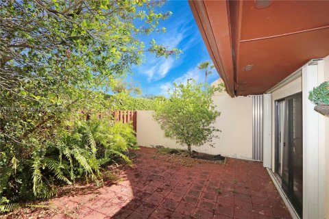 Adosado en venta en Miami, Florida, 3 dormitorios, 133.87 m2 № 2045276 - foto 17