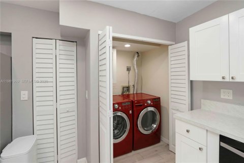 Adosado en venta en Miami, Florida, 3 dormitorios, 133.87 m2 № 2045276 - foto 8