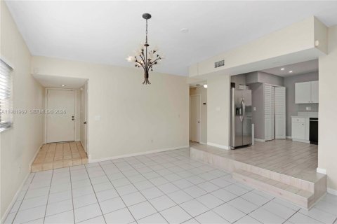 Adosado en venta en Miami, Florida, 3 dormitorios, 133.87 m2 № 2045276 - foto 6