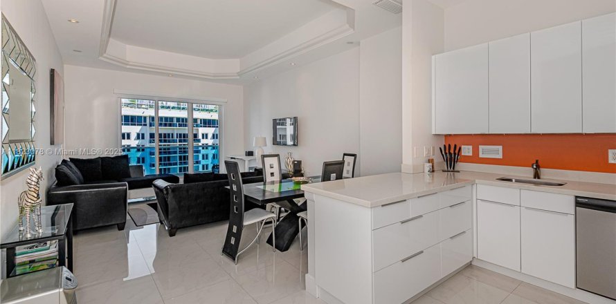 Condominio en Miami Beach, Florida, 1 dormitorio  № 1787227