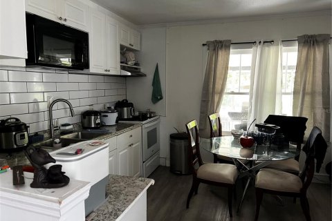 House in Orlando, Florida 2 bedrooms, 88.81 sq.m. № 1529222 - photo 5