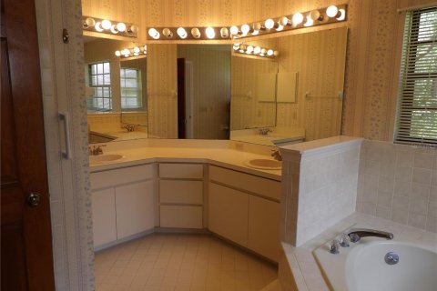 Купить виллу или дом в Лейкленд, Флорида 14 комнат, 259.48м2, № 2305184 - фото 23