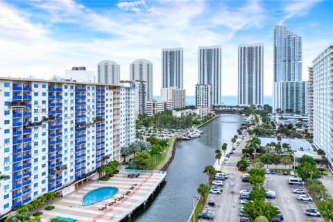Condo à Sunny Isles Beach, Floride, 1 chambre  № 2152498