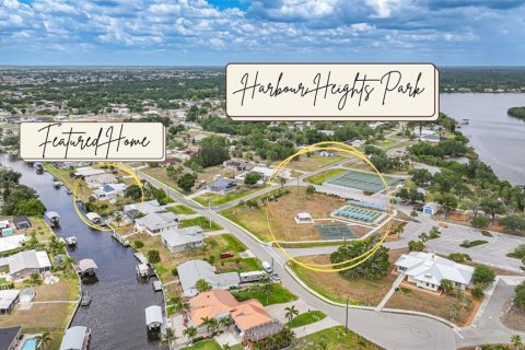 Villa ou maison à vendre à Punta Gorda, Floride: 4 chambres, 205.22 m2 № 1662705 - photo 2