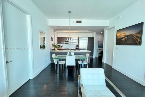 Copropriété à louer à Miami, Floride: 2 chambres, 103.21 m2 № 2039579 - photo 6