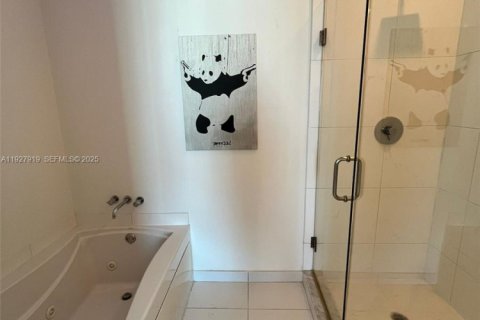 Copropriété à louer à Miami, Floride: 2 chambres, 103.21 m2 № 2039579 - photo 12