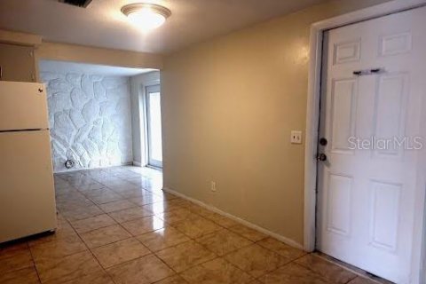 House in Port Richey, Florida 2 bedrooms, 79.9 sq.m. № 1919717 - photo 4