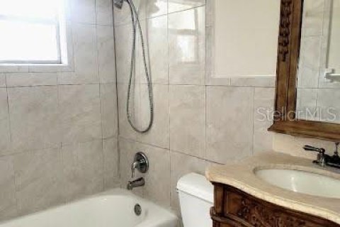 House in Port Richey, Florida 2 bedrooms, 79.9 sq.m. № 1919717 - photo 15