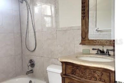 House in Port Richey, Florida 2 bedrooms, 79.9 sq.m. № 1919717 - photo 17