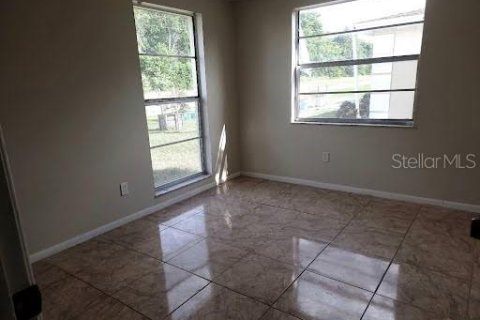 House in Port Richey, Florida 2 bedrooms, 79.9 sq.m. № 1919717 - photo 10