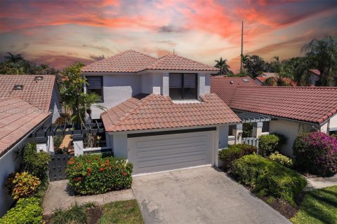 Купить виллу или дом в Бока-Ратон, Флорида 3 спальни, 160.26м2, № 2062487 - фото 1