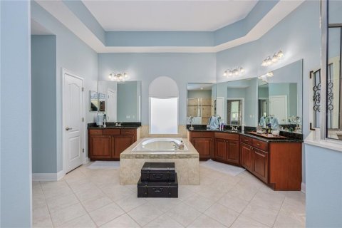 Villa ou maison à vendre à Sorrento, Floride: 4 chambres, 407.84 m2 № 1630384 - photo 30