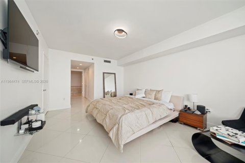 Condominio en venta en Hallandale Beach, Florida, 3 dormitorios, 171.03 m2 № 2027335 - foto 16